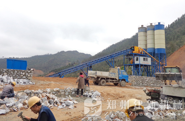 广西凤山县中交二航局HZS90混凝土爱游戏(ayx)体育官方网站-ayx.com站现场